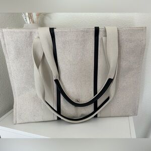 Mina Baie Tote Bag ( Canvas Carryall)